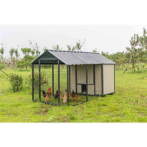 5 nesting boxes and 4 large capacity roosting bars. . Producers pride chicken coop